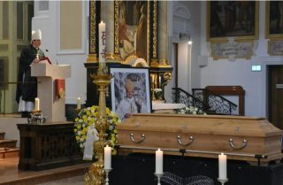 Bischof em. Wilhelm Schraml in Altötting beigesetzt