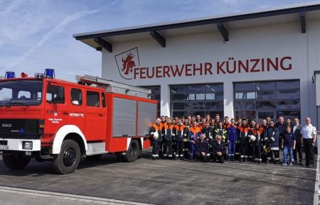 Jugend Feuerwehr in Künzing ausgebildet